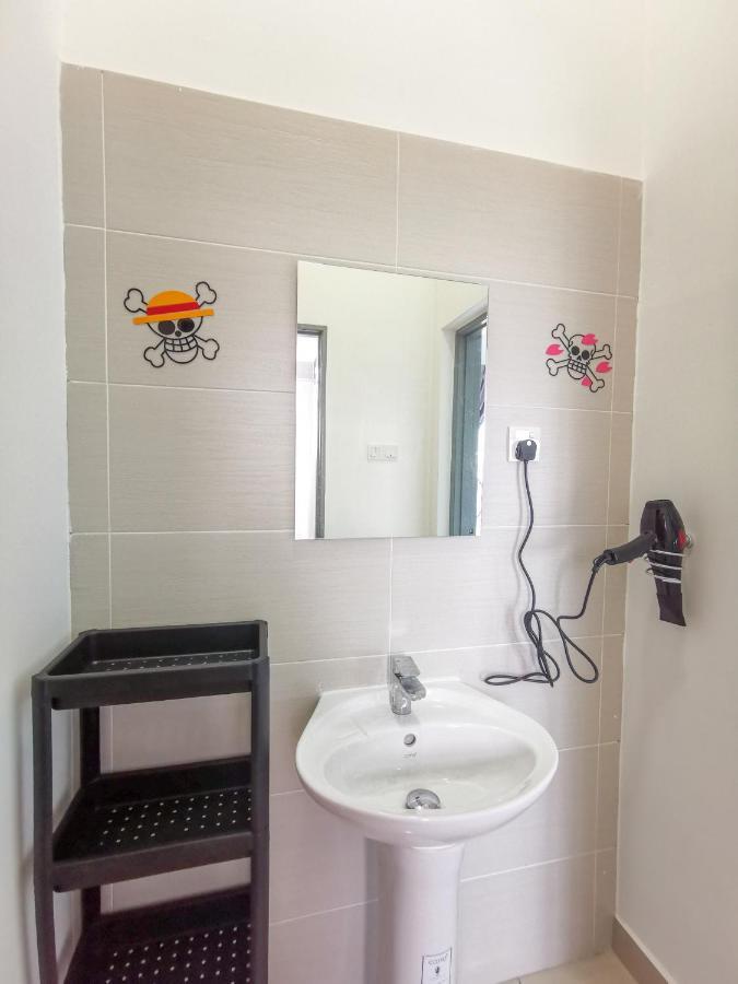 Manhattan One Piece By Nest At Austin Heights Apartemen *