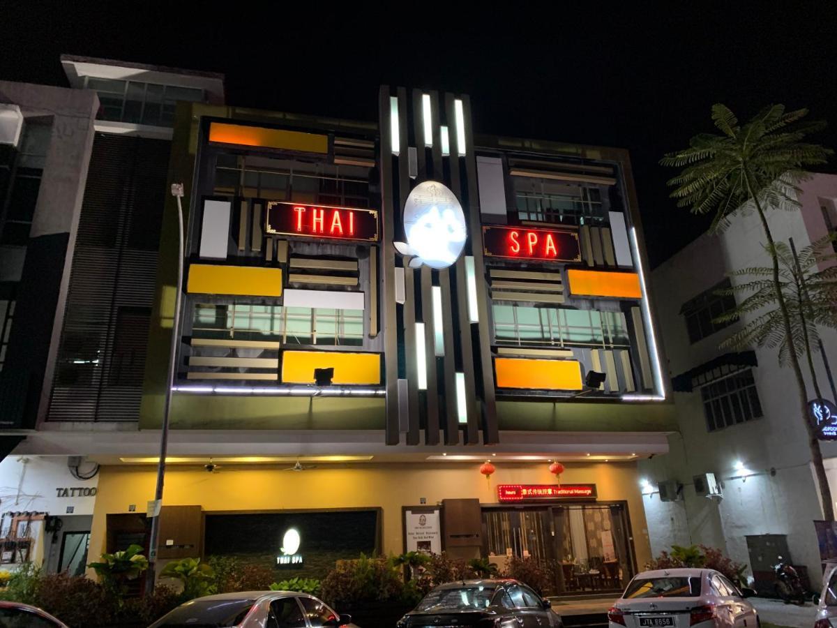 Manhattan One Piece By Nest At Austin Heights Apartemen